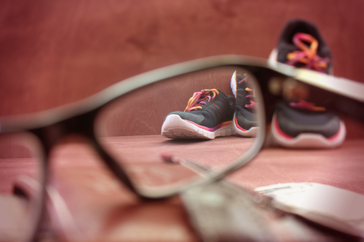 спортивный инвентарь видно через очки
